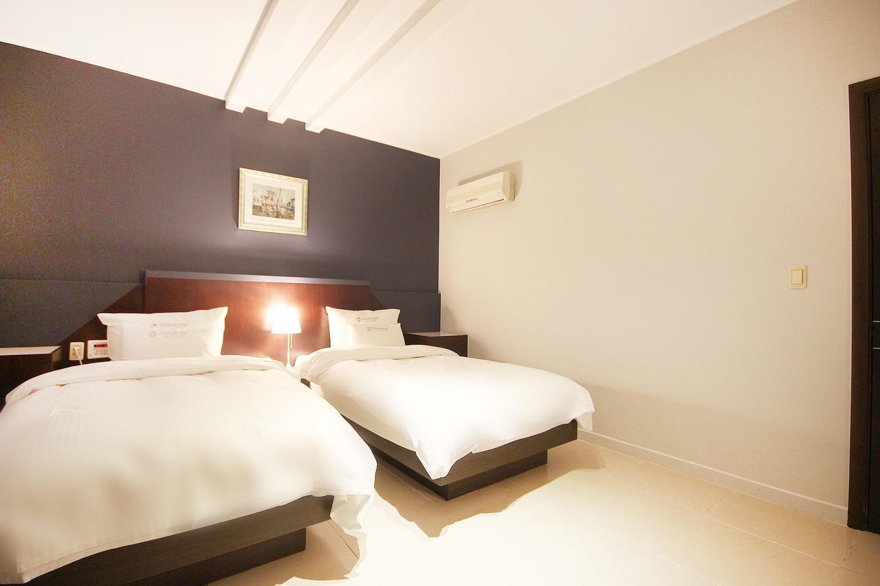 Charmant Hotel Мокпо Экстерьер фото